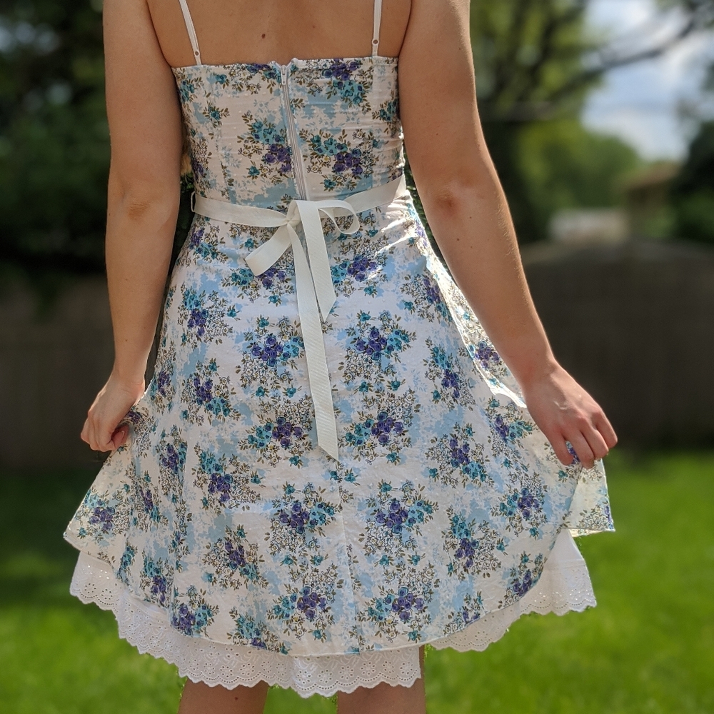 Dress - Picture 3 of 3